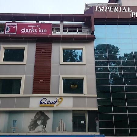 Imperial Clarks Inn Dehradun Exteriör bild