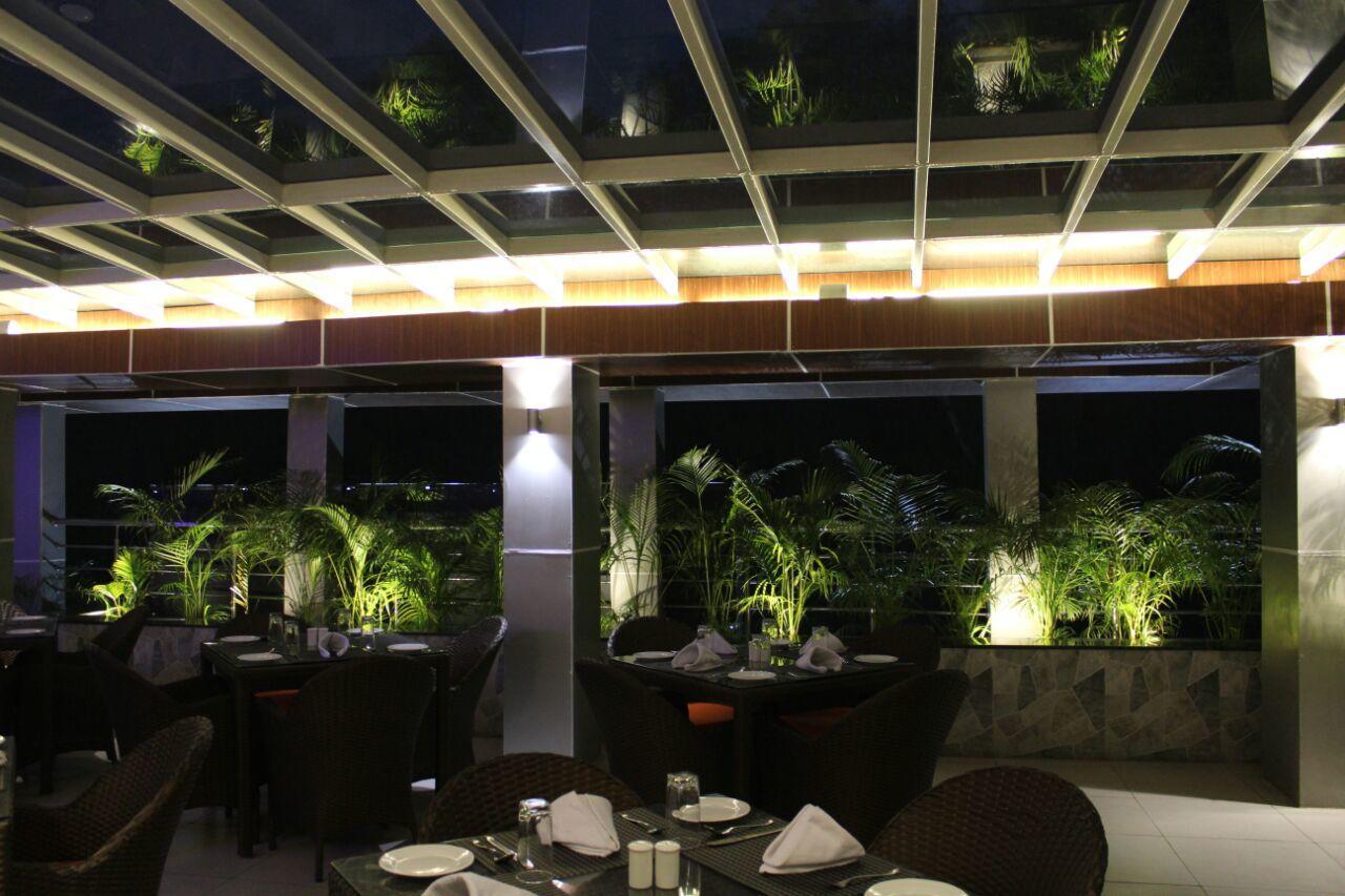 Imperial Clarks Inn Dehradun Exteriör bild