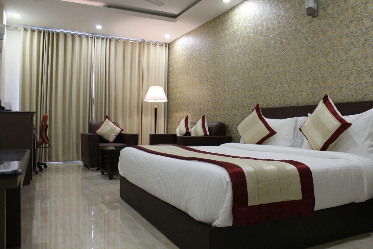 Imperial Clarks Inn Dehradun Exteriör bild