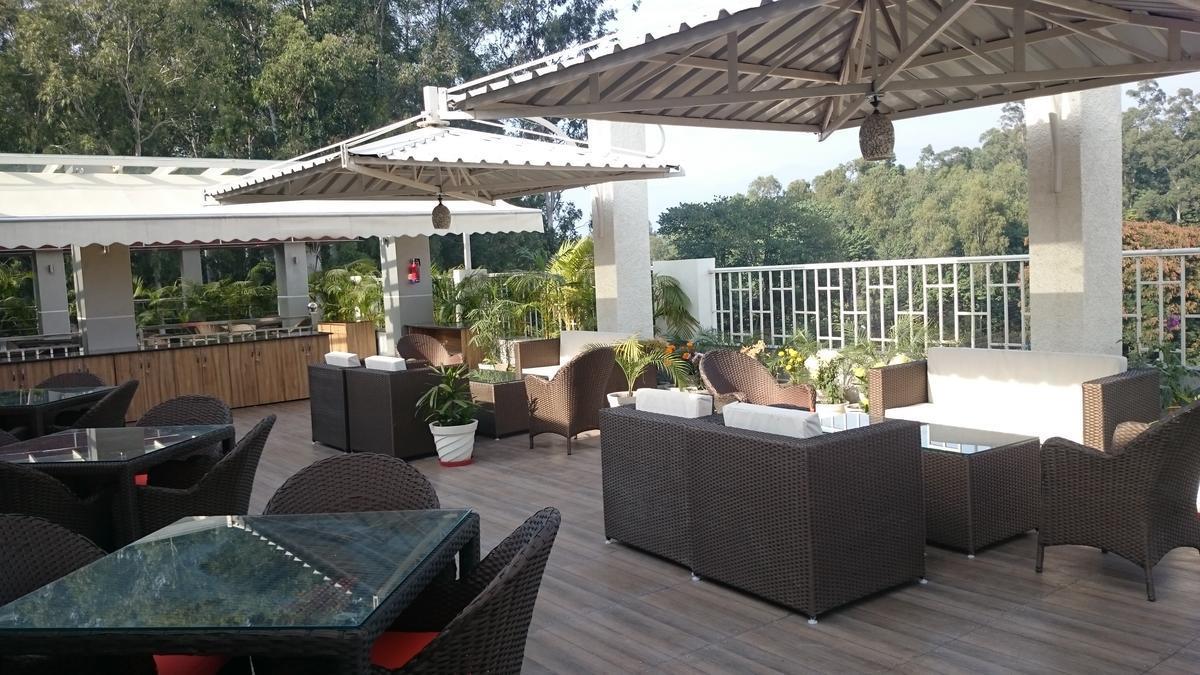 Imperial Clarks Inn Dehradun Exteriör bild