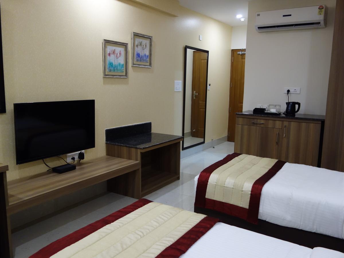 Imperial Clarks Inn Dehradun Exteriör bild
